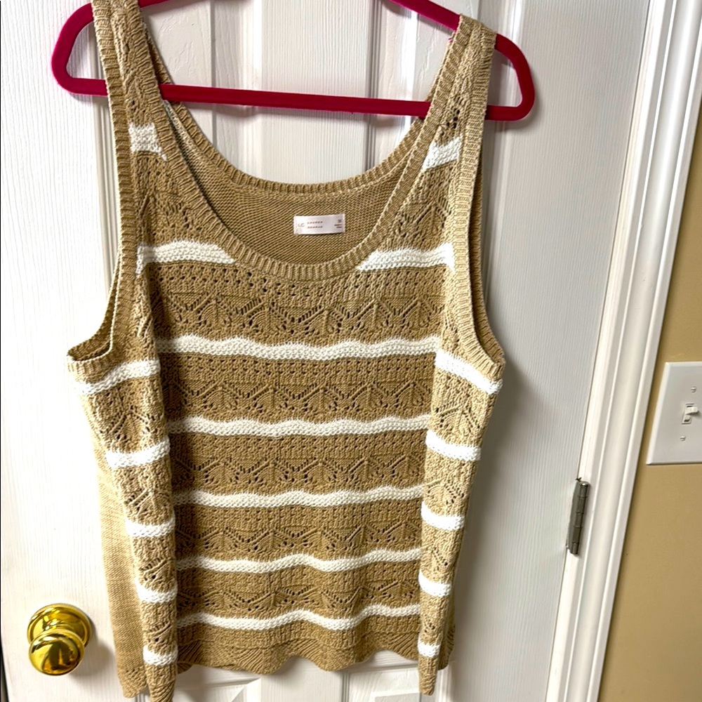 LC Lauren Conrad Knit Top in Tan and White Size 1x New without tags
